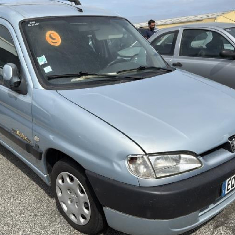 Pare choc avant PEUGEOT PARTNER 1 Photo n°8