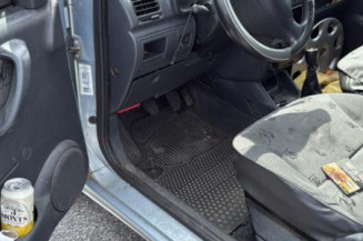 Pare choc avant PEUGEOT PARTNER 1