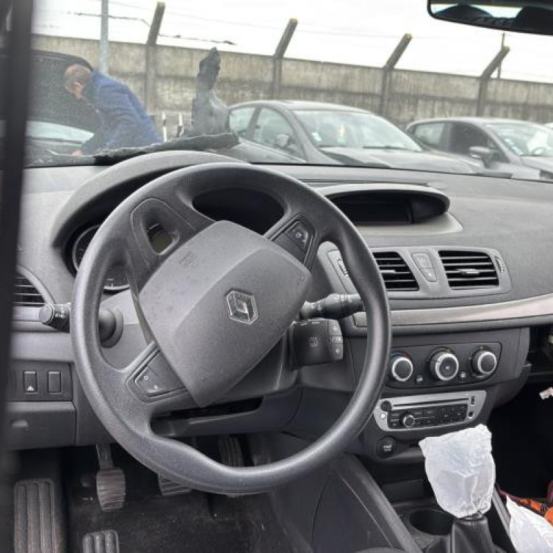 Porte avant droit RENAULT MEGANE 3 Photo n°20