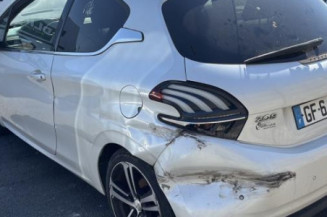 Porte avant droit PEUGEOT 208 1