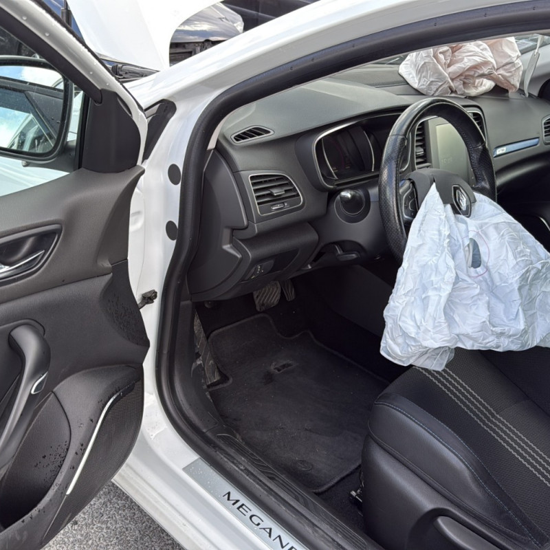 RENAULT MEGANE 4 PHASE 1 BREAK 1.5 BLUE DCI - 8V TURBO Photo n°14