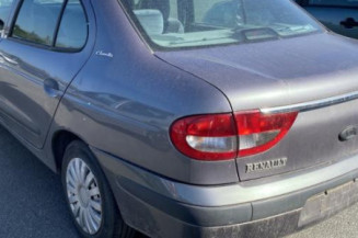 Capot RENAULT MEGANE 1