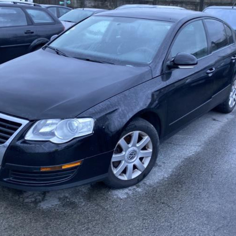 Pare choc arriere VOLKSWAGEN PASSAT 5 Photo n°7