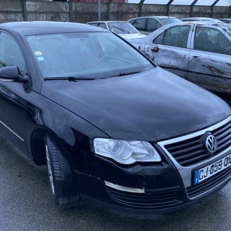 Pare choc arriere VOLKSWAGEN PASSAT 5 Photo n°8