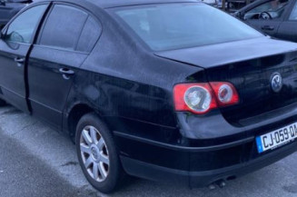 Pare choc arriere VOLKSWAGEN PASSAT 5