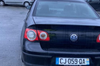 Pare choc arriere VOLKSWAGEN PASSAT 5