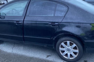 Pare choc arriere VOLKSWAGEN PASSAT 5