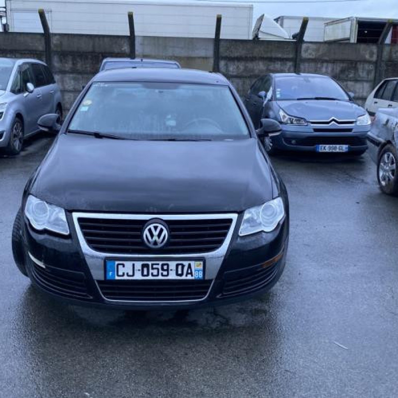 Pare choc arriere VOLKSWAGEN PASSAT 5 Photo n°14