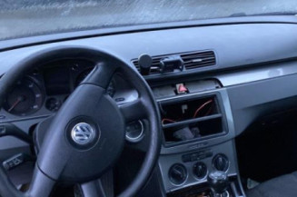 Pare choc arriere VOLKSWAGEN PASSAT 5