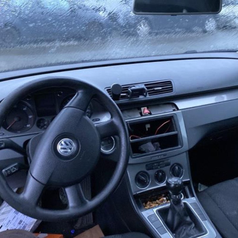 Pare choc arriere VOLKSWAGEN PASSAT 5 Photo n°18