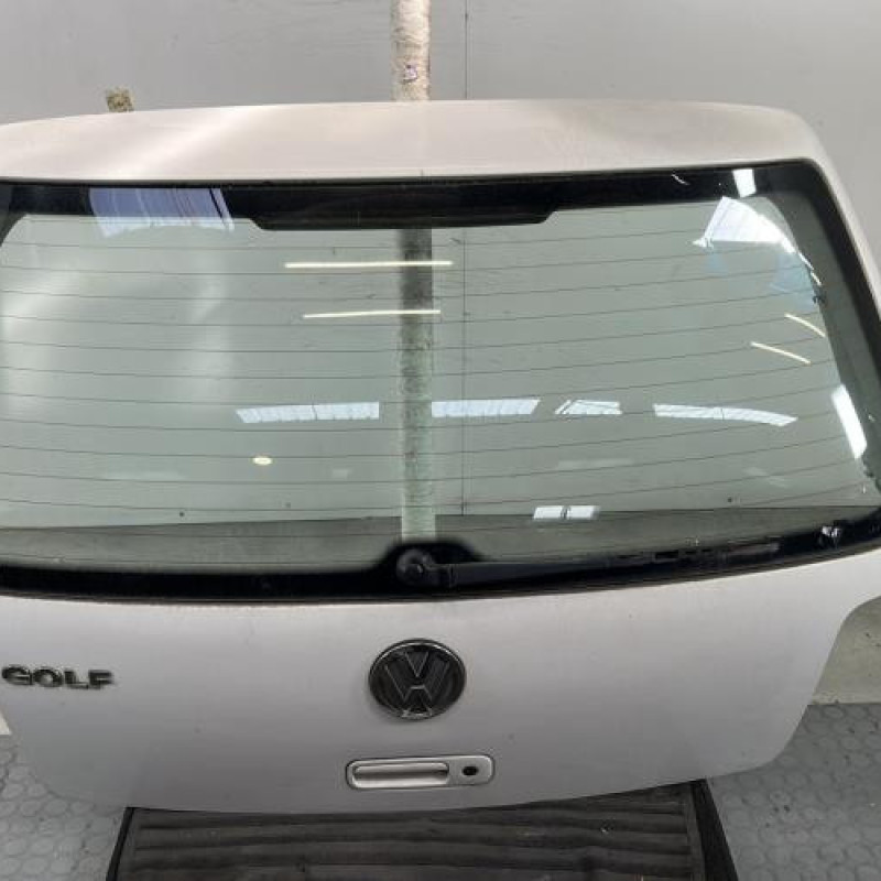 Malle/Hayon arriere VOLKSWAGEN GOLF 4 Photo n°1