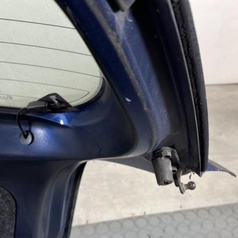 Malle/Hayon arriere TOYOTA YARIS 1 Photo n°9