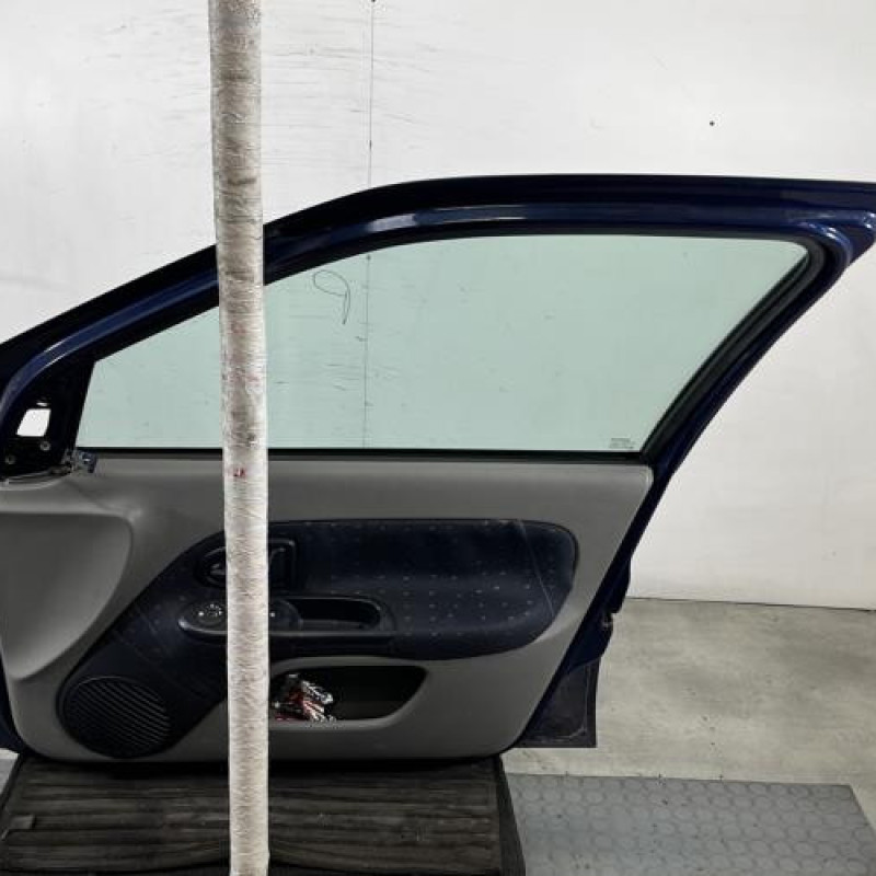 Porte avant droit RENAULT CLIO 2 Photo n°6