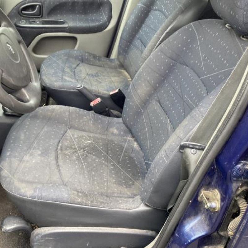 Porte avant droit RENAULT CLIO 2 Photo n°16