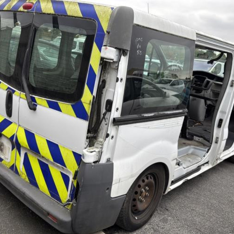 Porte de coffre droit RENAULT TRAFIC 2 Photo n°10