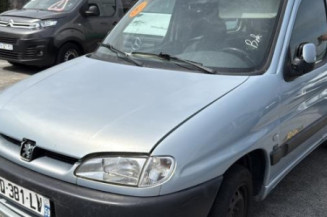 Porte avant gauche PEUGEOT PARTNER 1