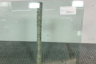 Vitre arriere gauche RENAULT CLIO 3 Photo n°1