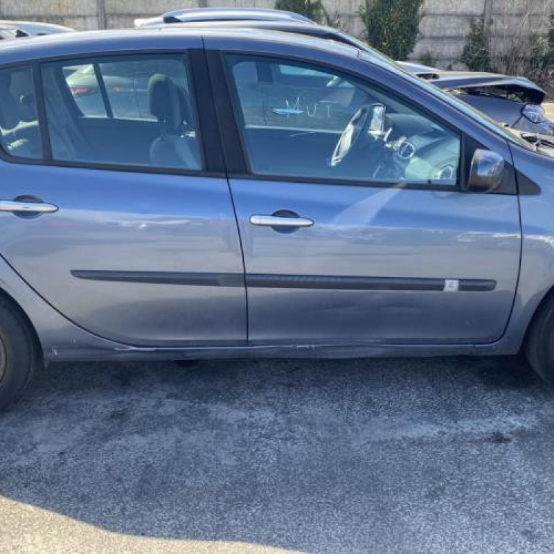Vitre arriere gauche RENAULT CLIO 3 Photo n°20