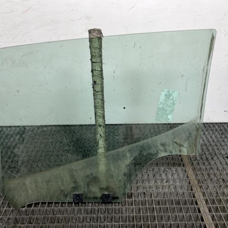 Vitre arriere droit RENAULT CLIO 4 Photo n°4