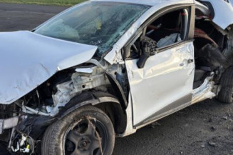 Vitre arriere droit RENAULT CLIO 4