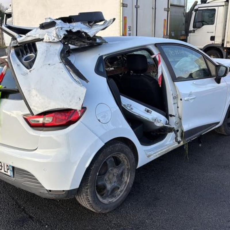 Vitre arriere droit RENAULT CLIO 4 Photo n°7