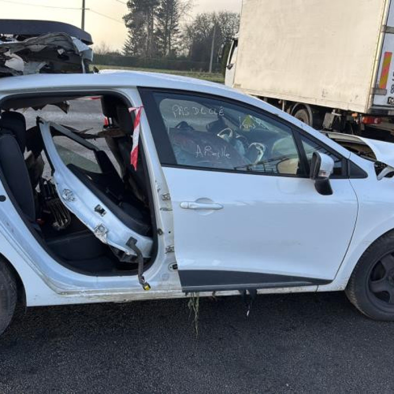 Vitre arriere droit RENAULT CLIO 4 Photo n°10