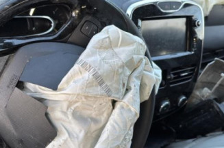 Vitre arriere droit RENAULT CLIO 4