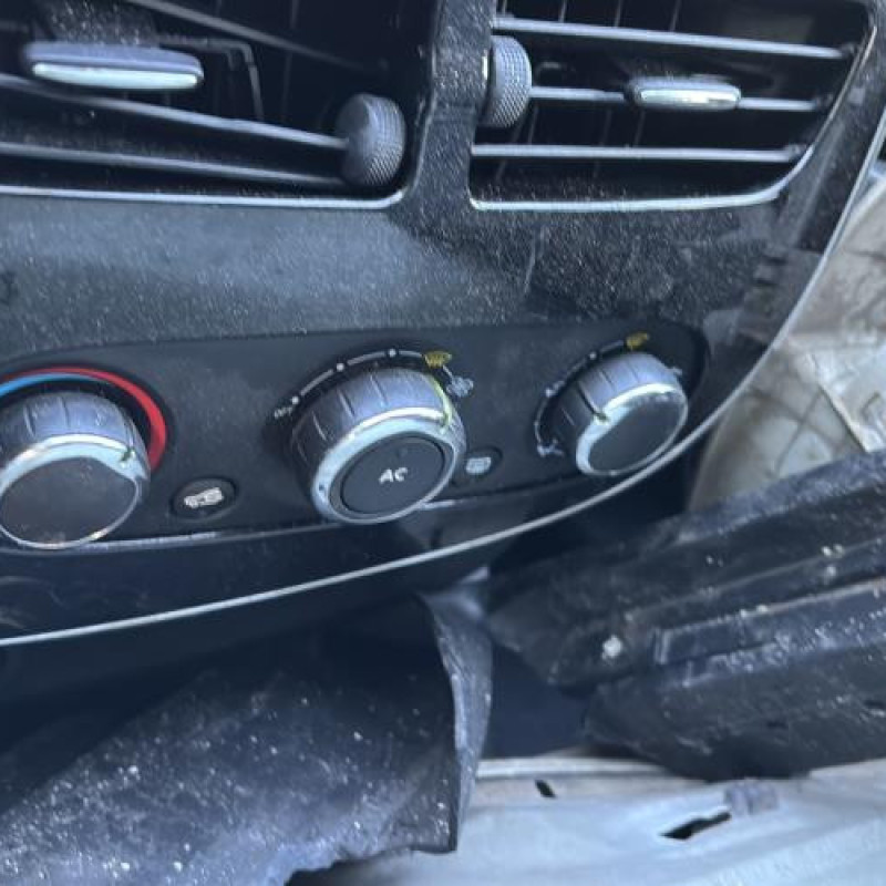 Vitre arriere droit RENAULT CLIO 4 Photo n°18