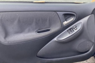 Vitre avant droit TOYOTA YARIS 1