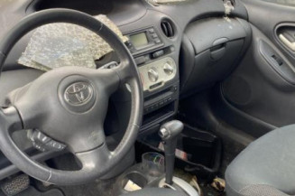 Vitre avant droit TOYOTA YARIS 1