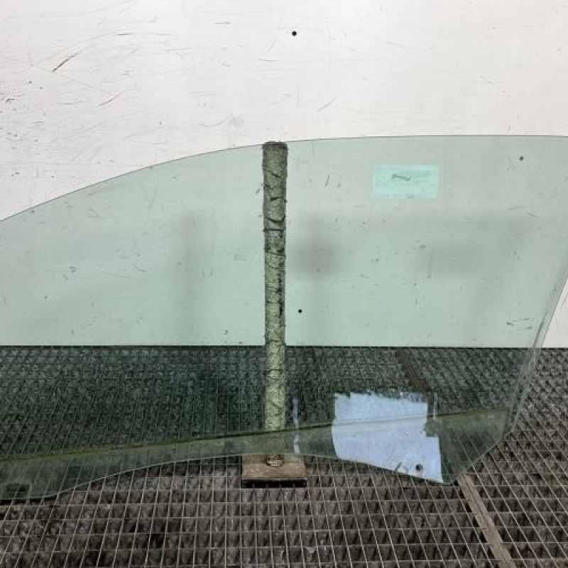 Vitre avant droit PEUGEOT 208 1 Photo n°4