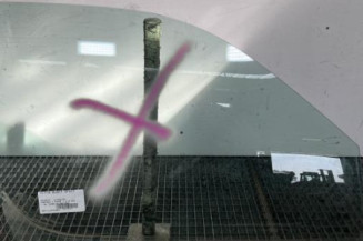 Vitre avant droit PEUGEOT PARTNER 1 Photo n°1