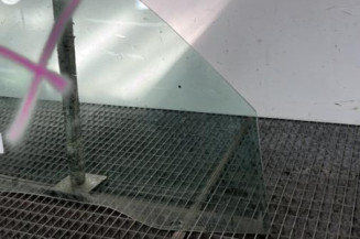 Vitre avant droit PEUGEOT PARTNER 1