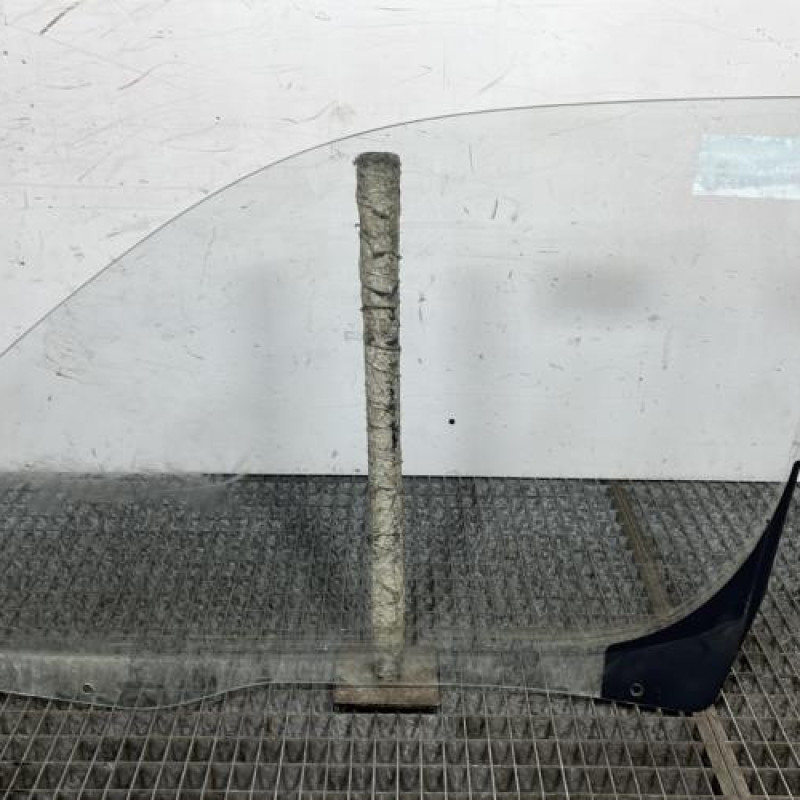 Vitre avant droit PEUGEOT PARTNER 1 Photo n°4