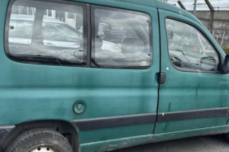 Vitre avant droit PEUGEOT PARTNER 1
