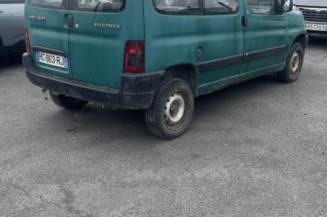 Vitre avant gauche PEUGEOT PARTNER 1
