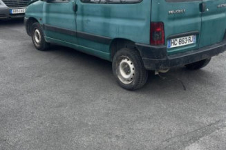 Vitre avant gauche PEUGEOT PARTNER 1