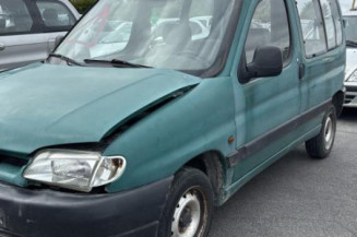 Vitre avant gauche PEUGEOT PARTNER 1