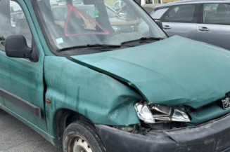 Vitre avant gauche PEUGEOT PARTNER 1