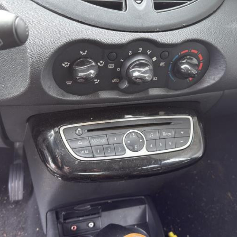 Vitre avant gauche RENAULT TWINGO 2 Photo n°19