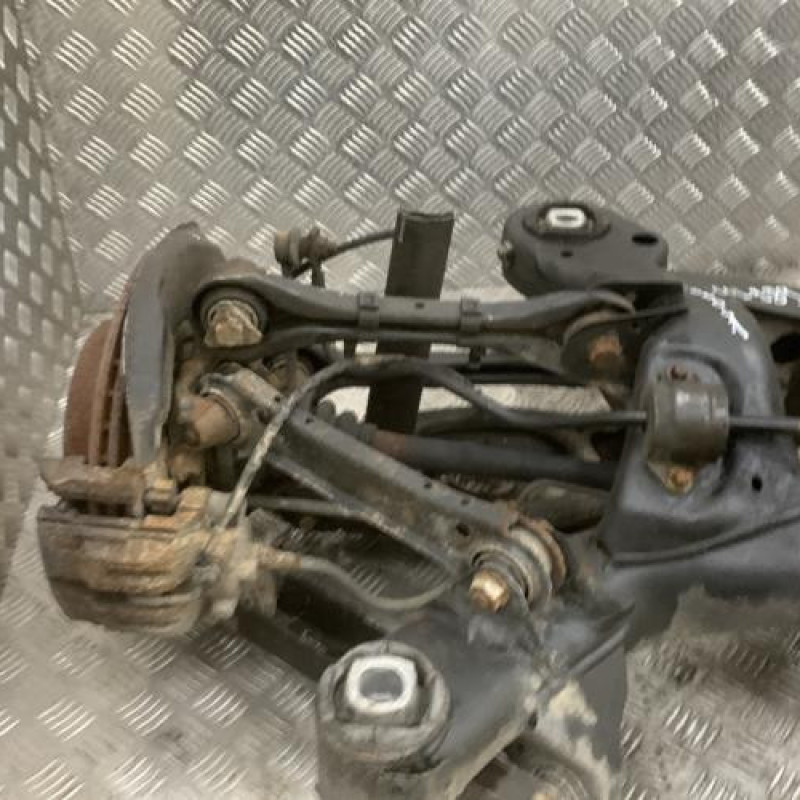 Essieu arriere BMW SERIE 3 E90 Photo n°2