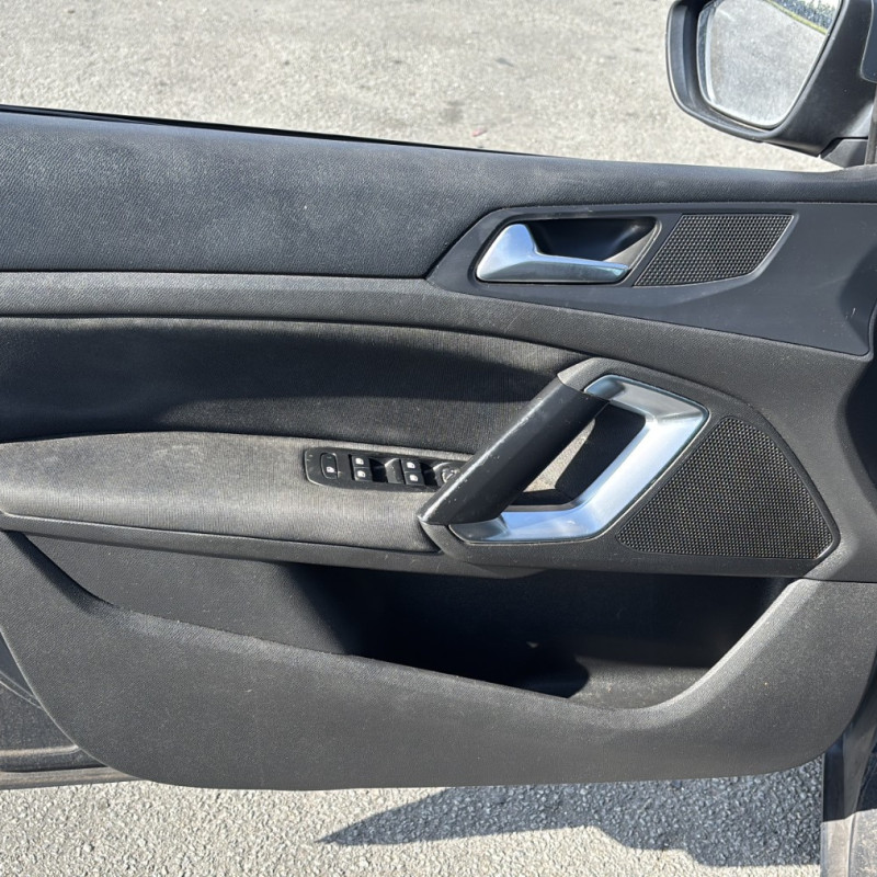 PEUGEOT 308 2 PHASE 1 1.6 BLUE HDI - 8V TURBO Photo n°11