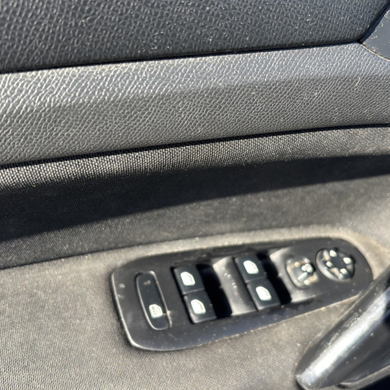 PEUGEOT 308 2 PHASE 1 1.6 BLUE HDI - 8V TURBO Photo n°12