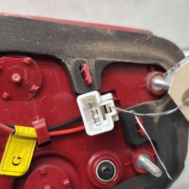 Feu arriere secondaire droit (feux) KIA SPORTAGE 3 Photo n°3