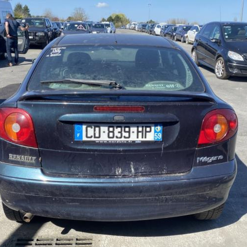 Aile avant droit RENAULT MEGANE 1 Photo n°11