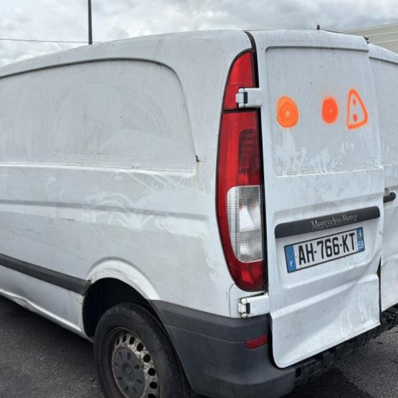 Aile avant droit MERCEDES VITO 639 Photo n°8