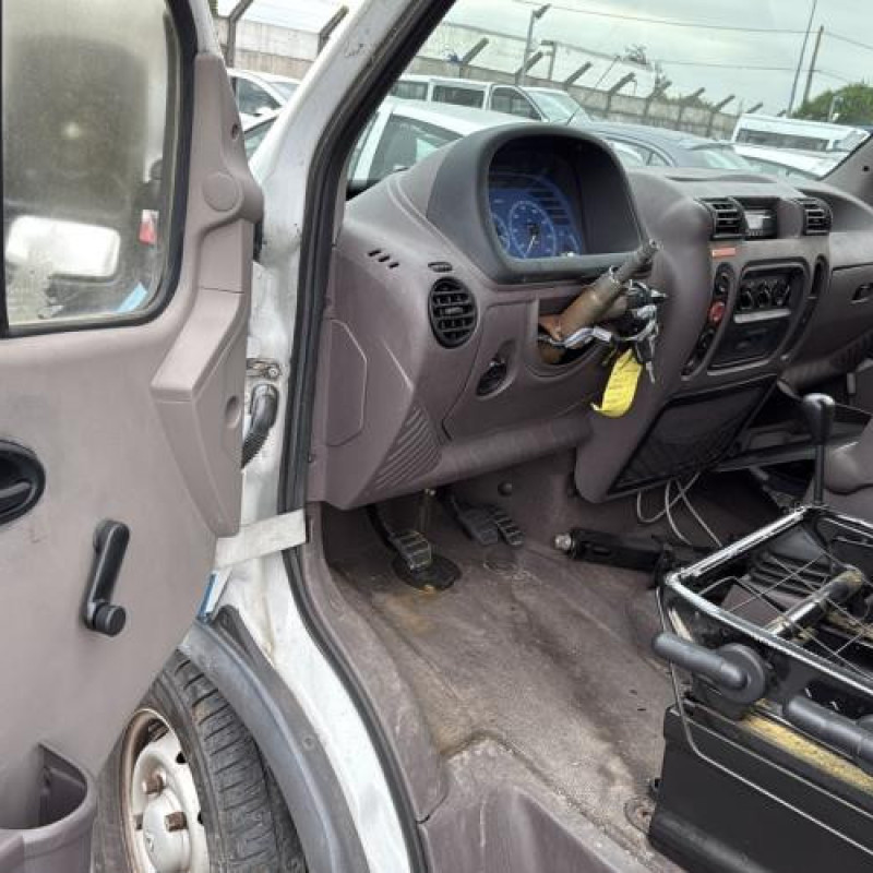 Aile avant droit RENAULT MASTER 2 Photo n°15