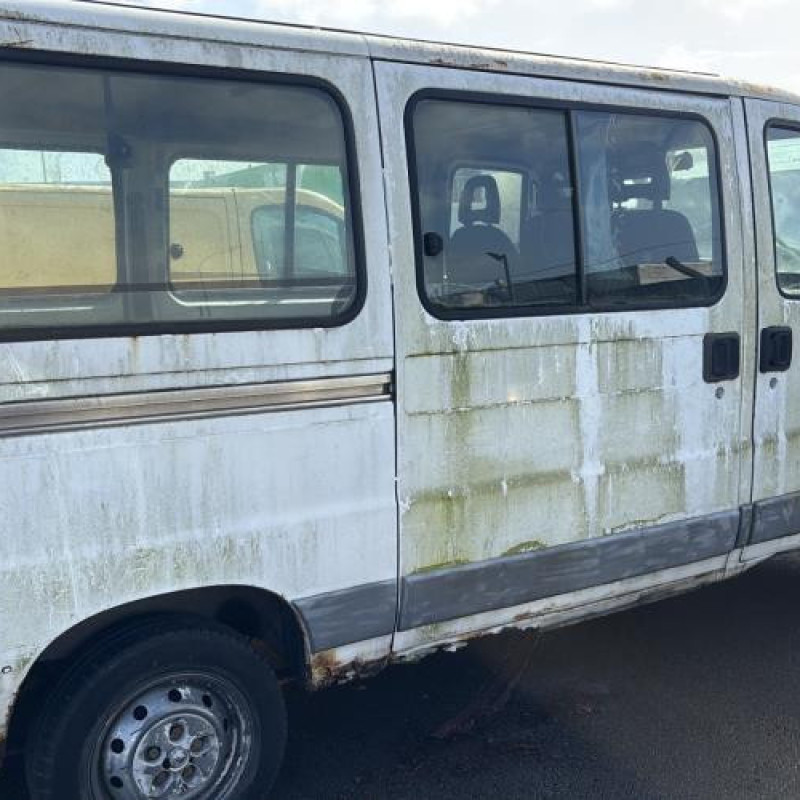 Calandre PEUGEOT BOXER 2 Photo n°10