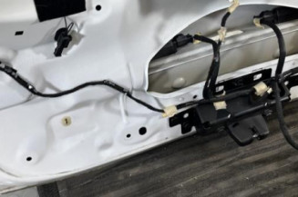 Malle/Hayon arriere PEUGEOT 208 1