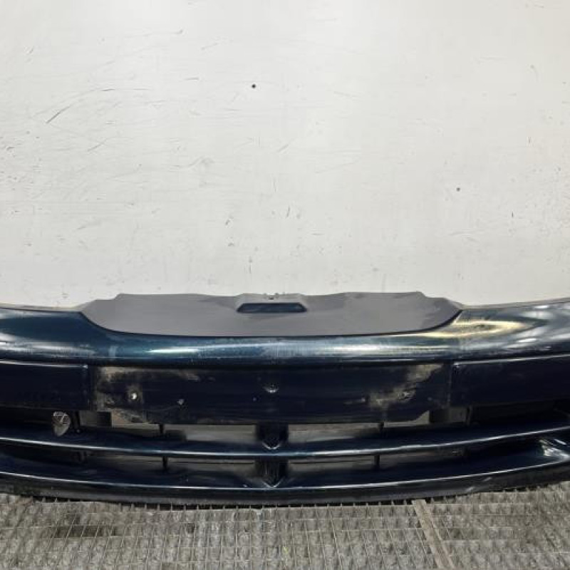 Pare choc avant RENAULT MEGANE 1 Photo n°1